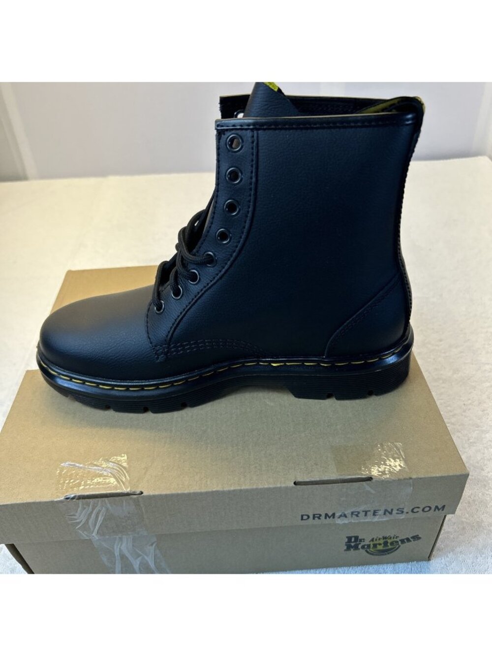 Dr. Martens Air Wair Leather Lace Up Combat Style Boots Women SZ 6 Men SZ 5